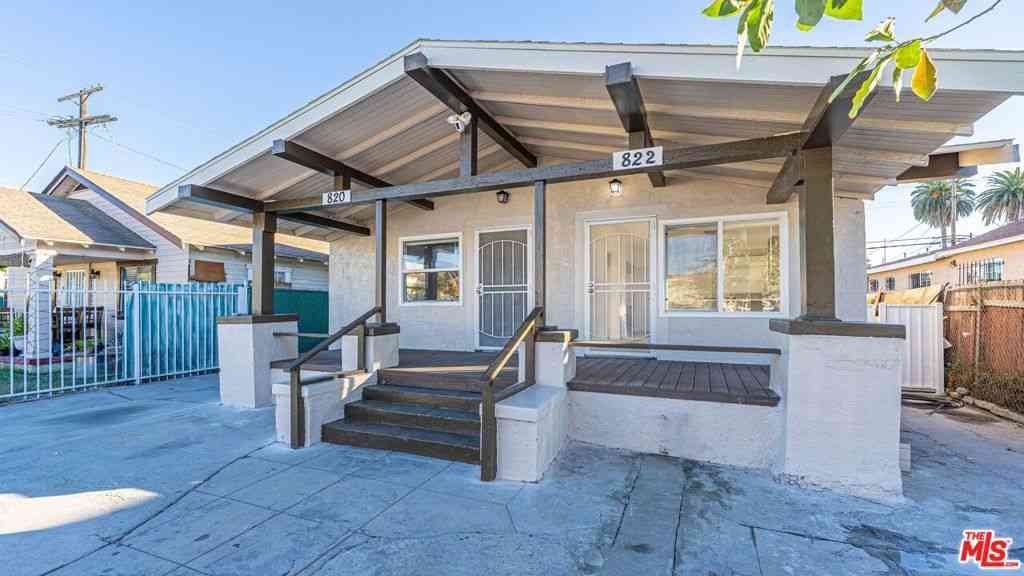 Homes For Sale - 820 W 76th Street<br/> Los Angeles, CA 90044