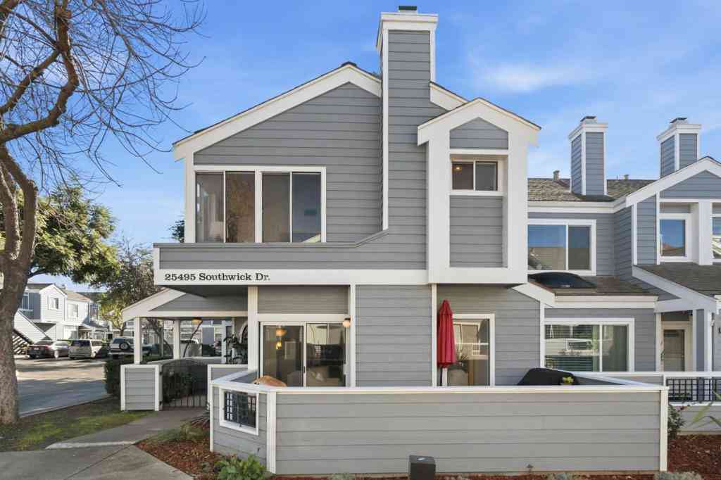 Homes For Sale - 25495 Southwick Drive #101<br/> Hayward, CA 94544