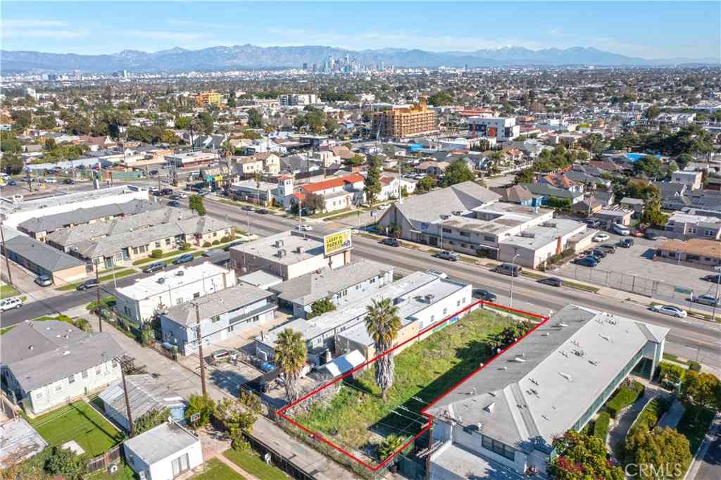 Homes For Sale - 5869 West<br/> Los Angeles, CA 90043