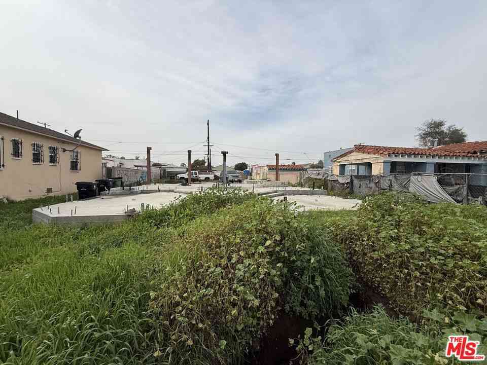 Vacant Land For Sale - 10965 S Hoover Street<br/> Los Angeles, CA 90044
