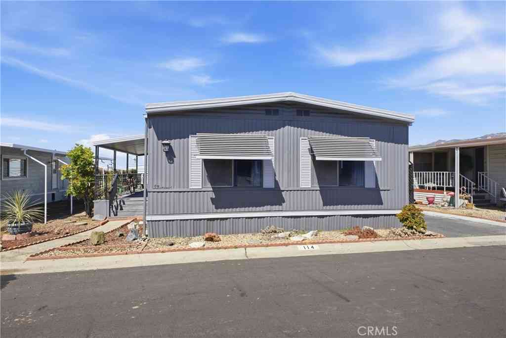 Mobile Home For Sale - 4095 Fruit Street #114<br/> La Verne, CA 91750