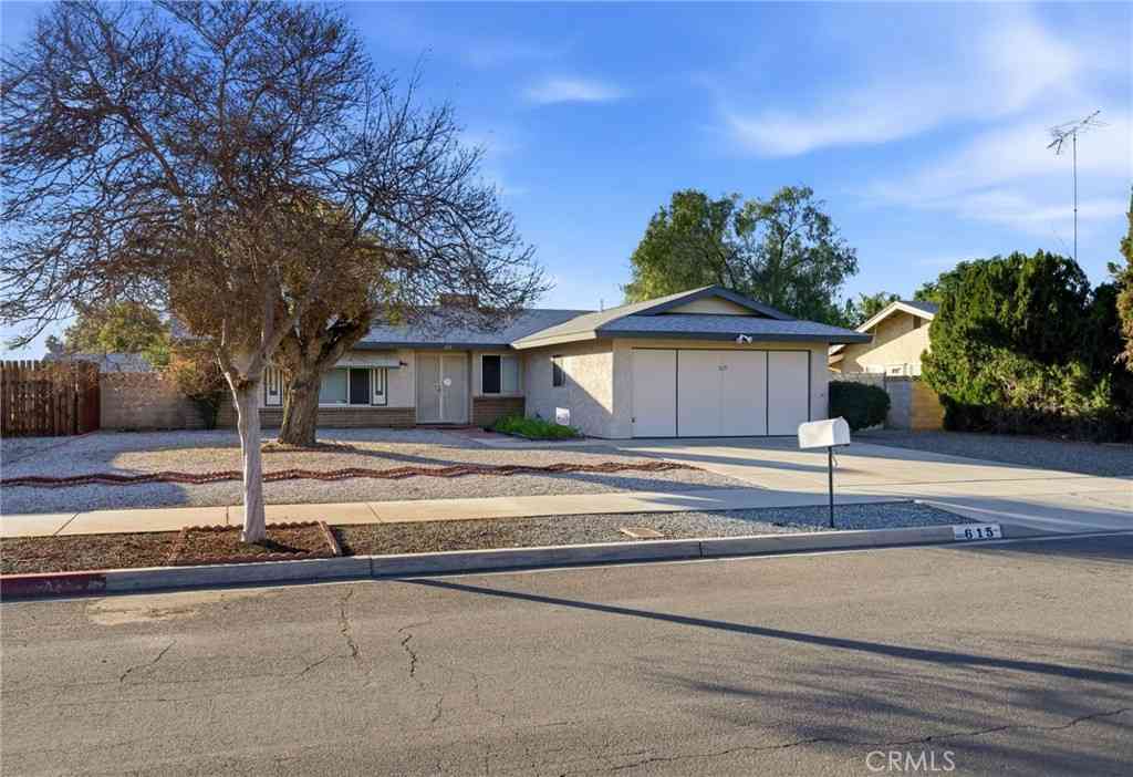Homes For Sale - 615 Kerilyn Lane<br/> Hemet, CA 92544