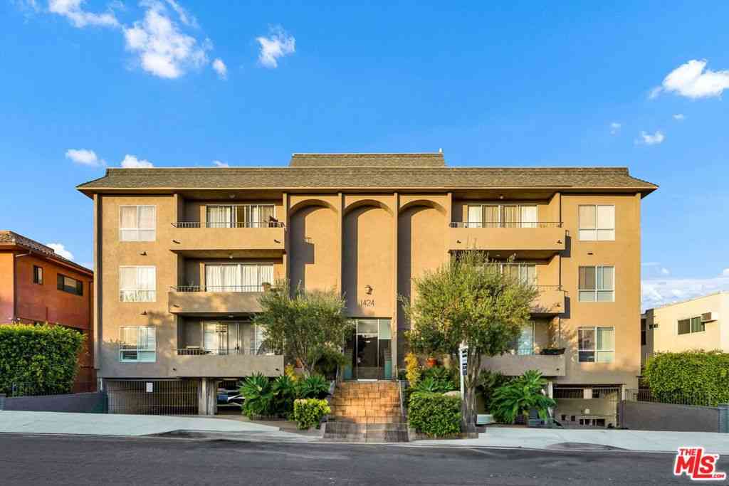 Homes For Sale - 1424 Amherst Avenue #207<br/> Los Angeles, CA 90025