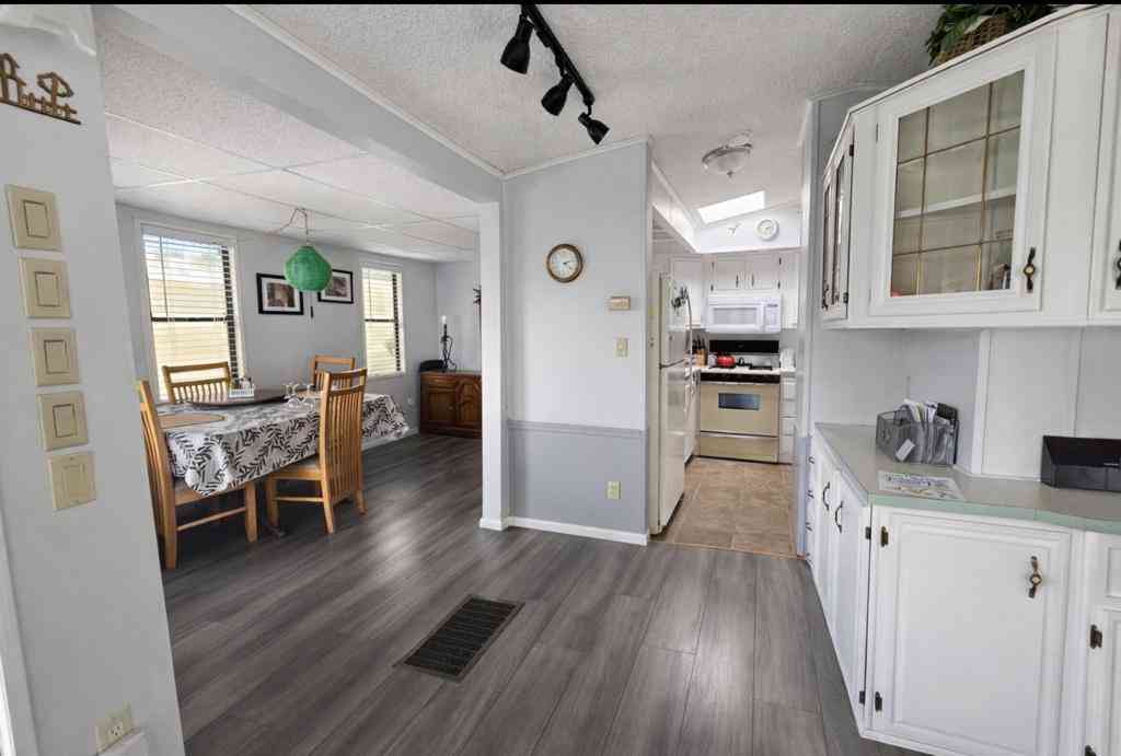 Mobile Home For Sale - 16400 Bubbling Wells Road #95<br/> Desert Hot Springs, CA 92240