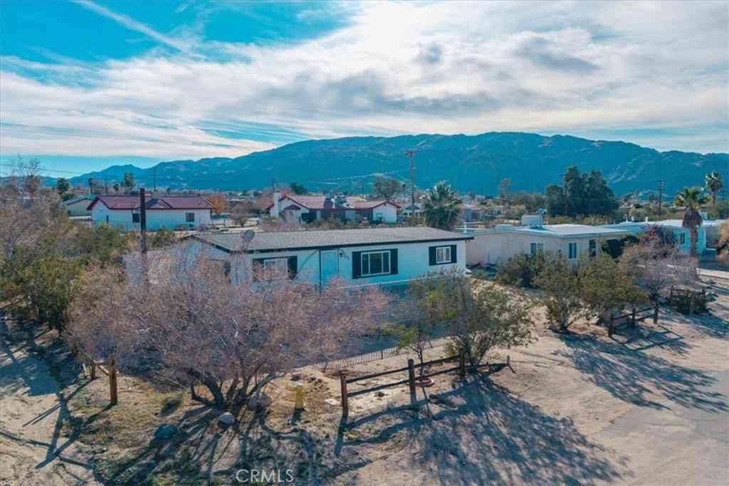 Homes For Sale - 74993 Serrano Dr<br/> 29 Palms, CA 92277