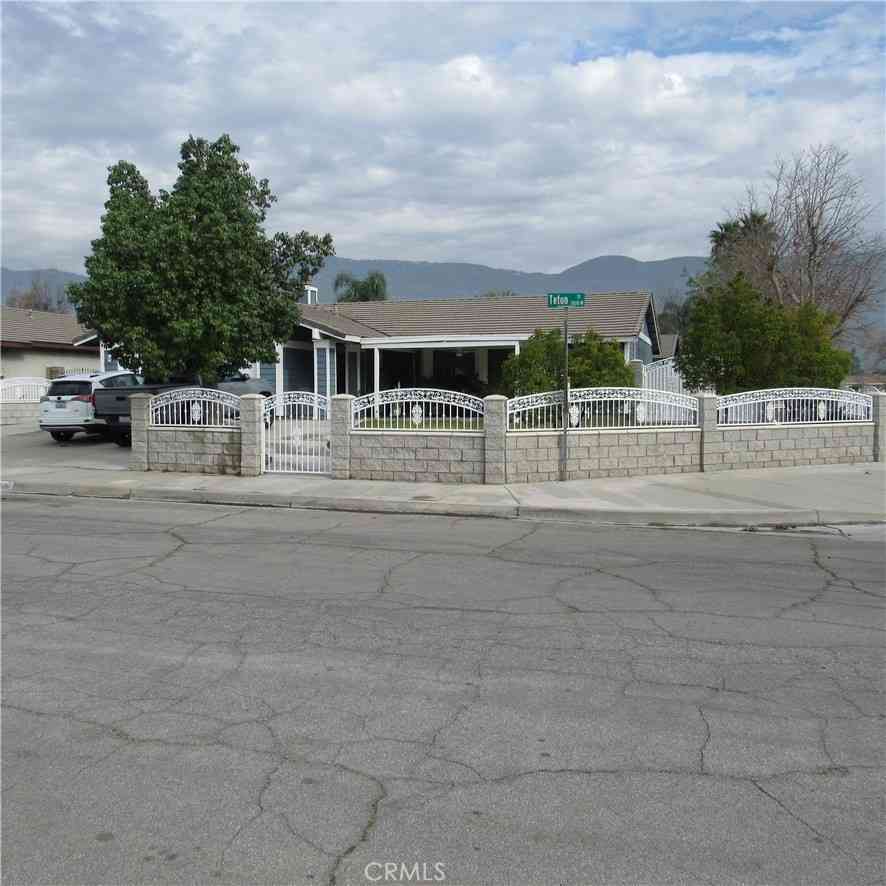 Homes For Sale - 1538 Teton<br/> San Bernardino, CA 92407