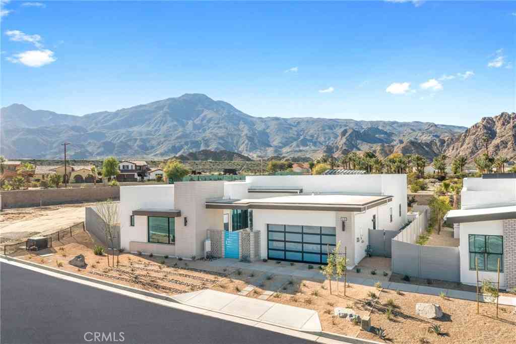 Homes For Sale - 59-905 Cenoceras Court<br/> La Quinta, CA 92253