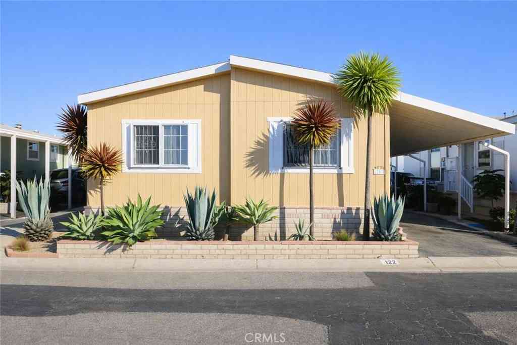 Mobile Home For Sale - 3101 S Fairview Street #125<br/> Santa Ana, CA 92704