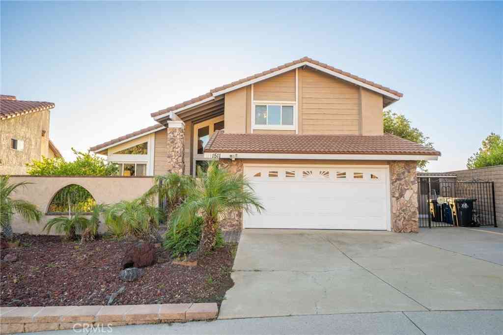 Homes For Sale - 1511 Deer Crossing<br/> Diamond Bar, CA 91765