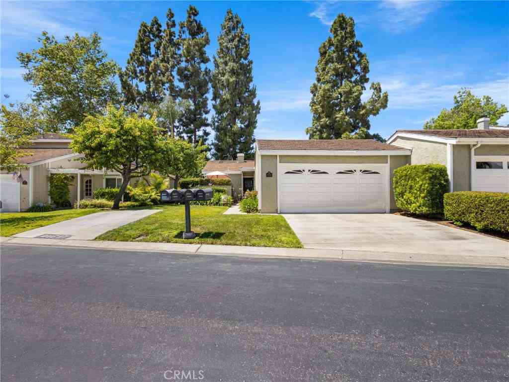 Homes For Sale - 33041 Lighthouse Court<br/> San Juan Capistrano, CA 92675