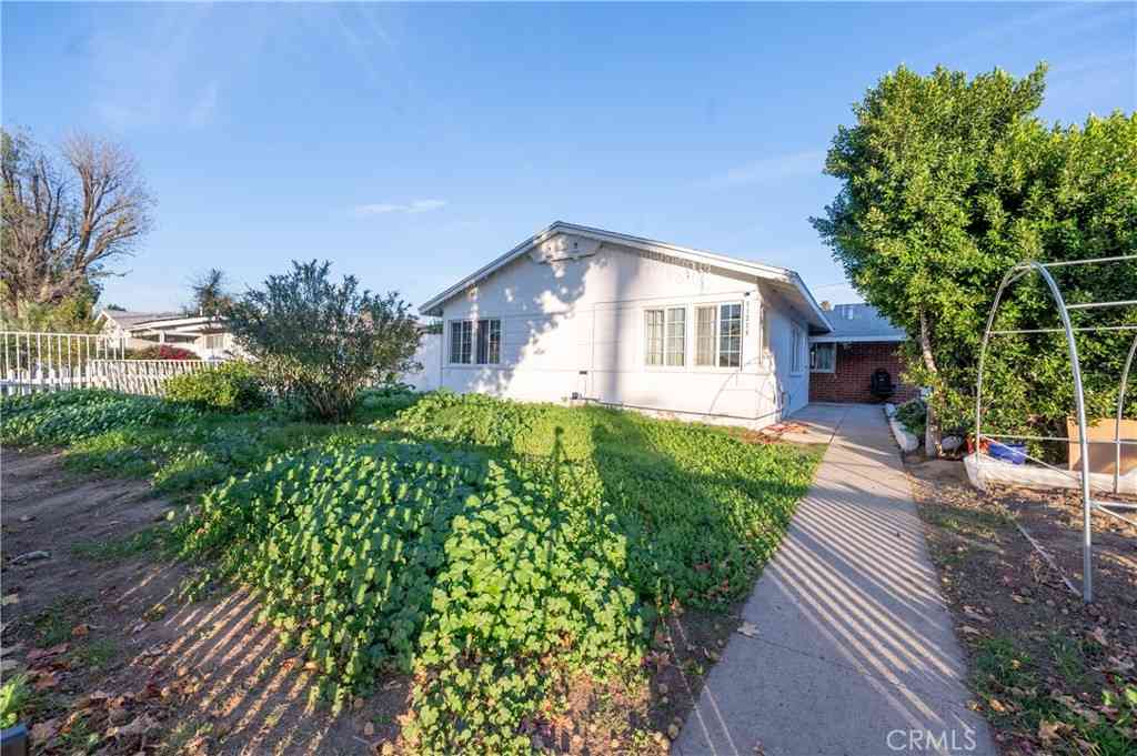 Homes For Sale - 11214 Woodley<br/> Granada Hills, CA 91344