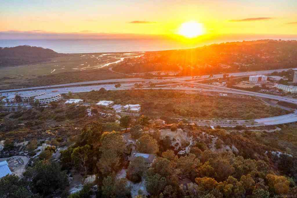 Homes For Sale - 3811 Via Del Mar<br/> San Diego, CA 92130