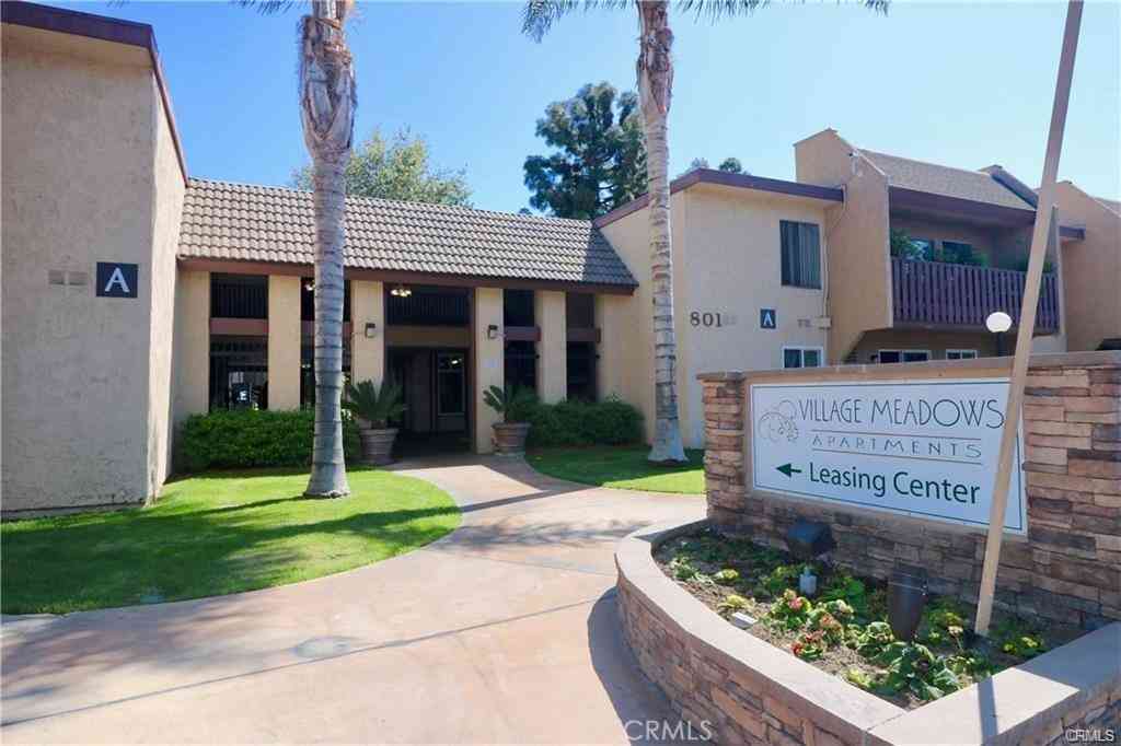 Homes For Sale - 801 S Lyon Street #H-3<br/> Santa Ana, CA 92705