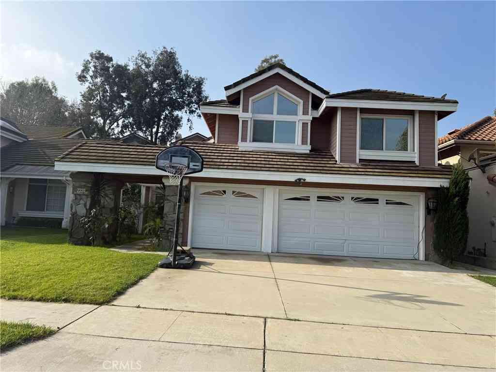 Homes For Sale - 2220 Bloomfield Lane<br/> Corona, CA 92882