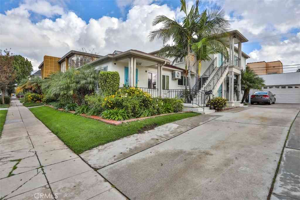 Homes For Sale - 854 Alandele Avenue<br/> Los Angeles, CA 90036
