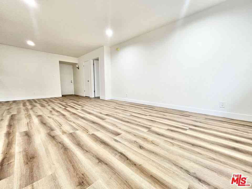 Homes For Rent - 1784 N Sycamore Ave<br/> Los Angeles, CA 90028