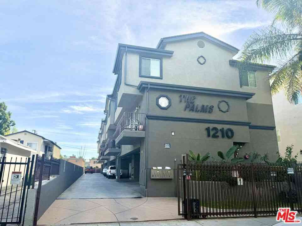 Homes For Rent - 1210 W 39th Street #5<br/> Los Angeles, CA 90037