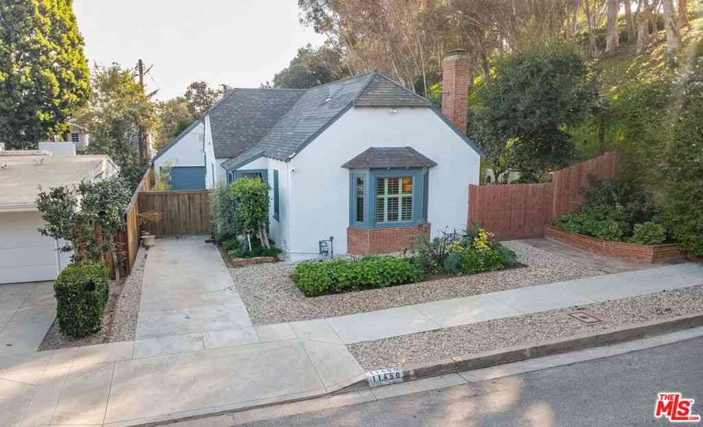 Homes For Sale - 11450 Bolas Street<br/> Los Angeles, CA 90049