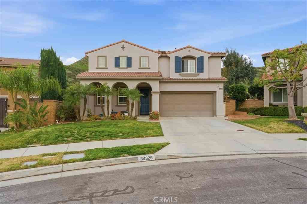 Homes For Sale - 34326 Heather Ridge Court<br/> Lake Elsinore, CA 92532