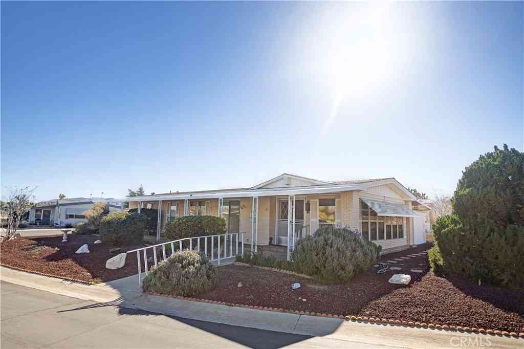 Mobile Home For Sale - 7501 Palm Avenue #186<br/> Yucca Valley, CA 92284