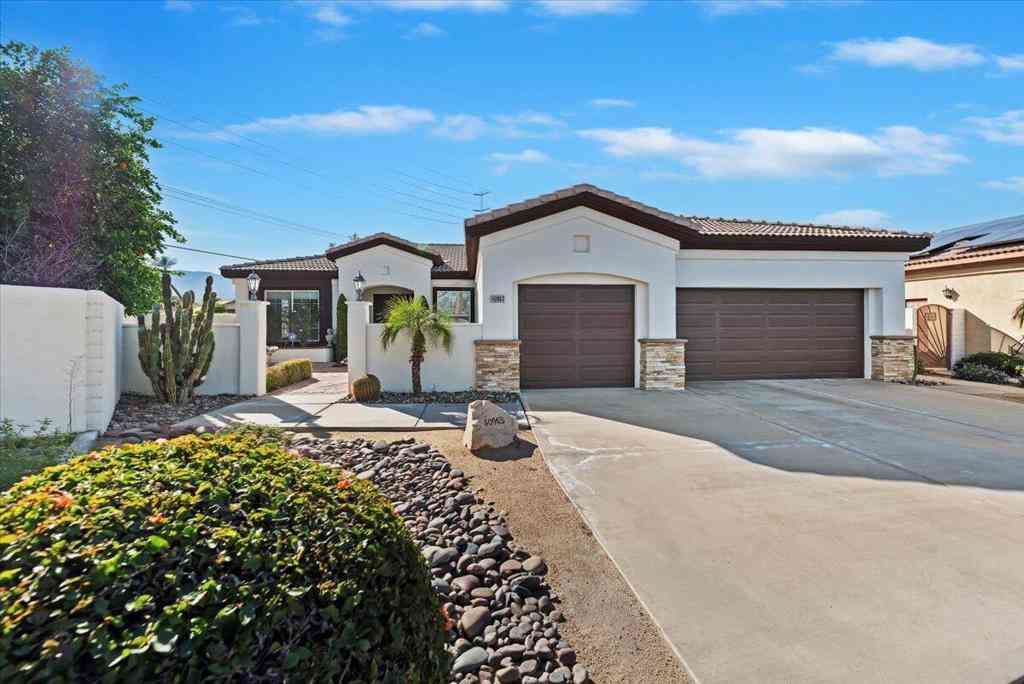 Homes For Sale - 40963 Avenida Solana<br/> Palm Desert, CA 92260