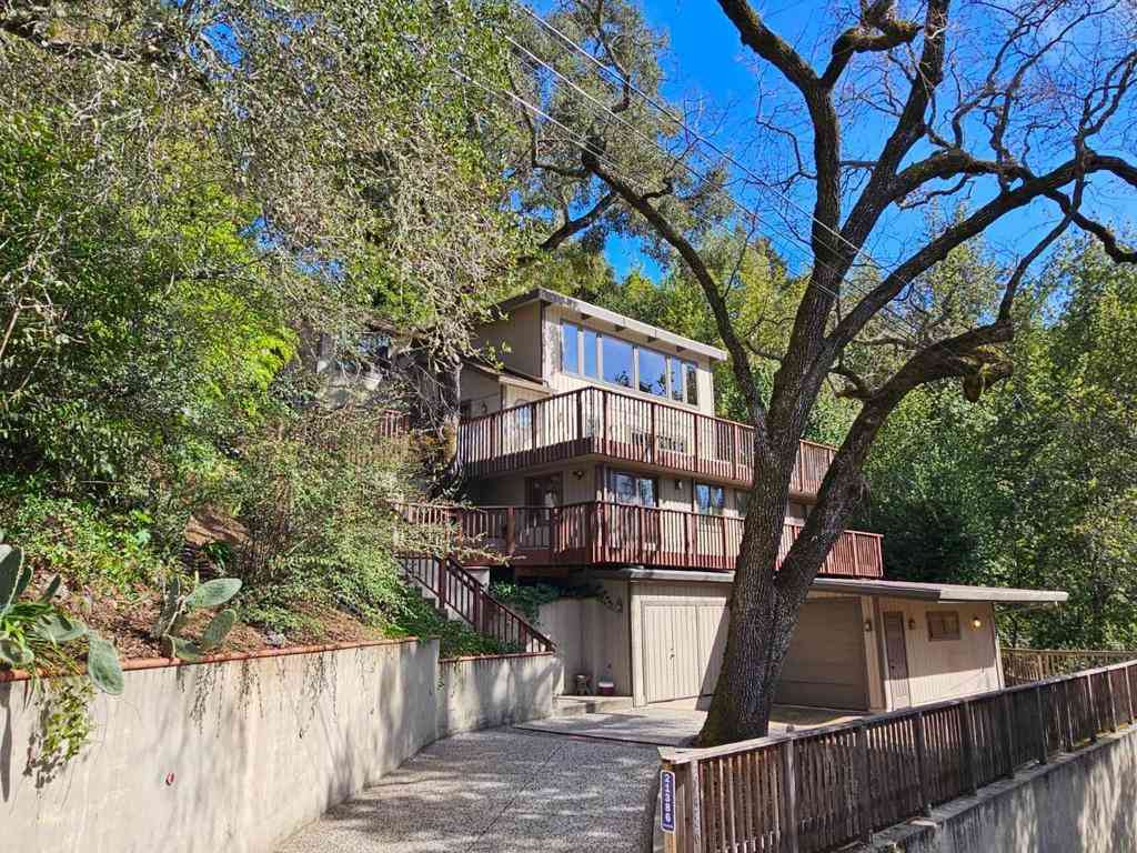 Homes For Sale - 21386 Sunnyside Road<br/> Los Gatos, CA 95033