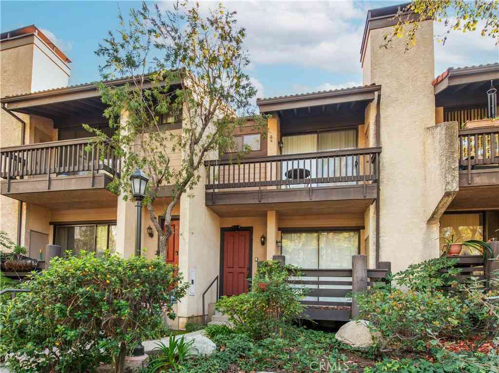 Homes For Rent - 21820 Marylee Street #224<br/> Woodland Hills, CA 91367