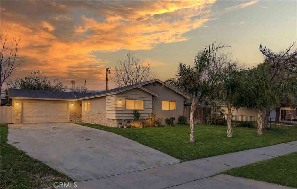 Homes For Sale - 6291 Antioch Avenue<br/> Riverside, CA 92504