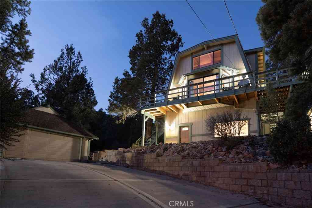 Homes For Sale - 1117 Crater Mountain<br/> Big Bear City, CA 92314