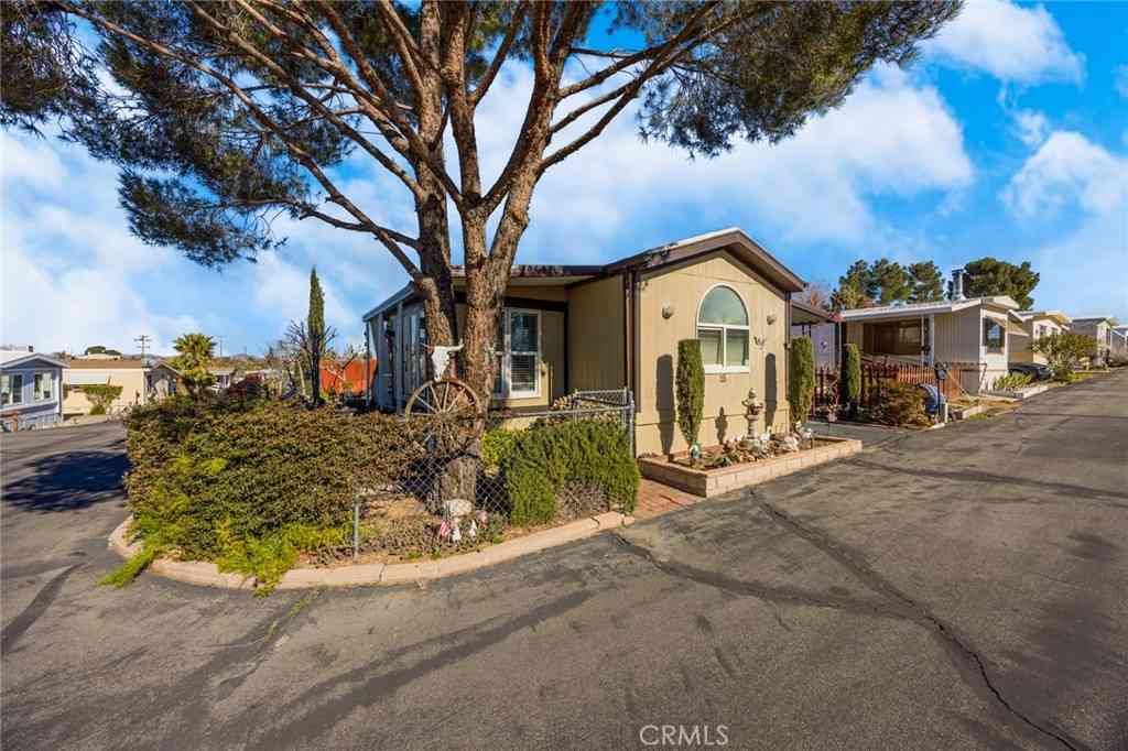 Mobile Home For Sale - 11414 Serra #15<br/> Apple Valley, CA 92308
