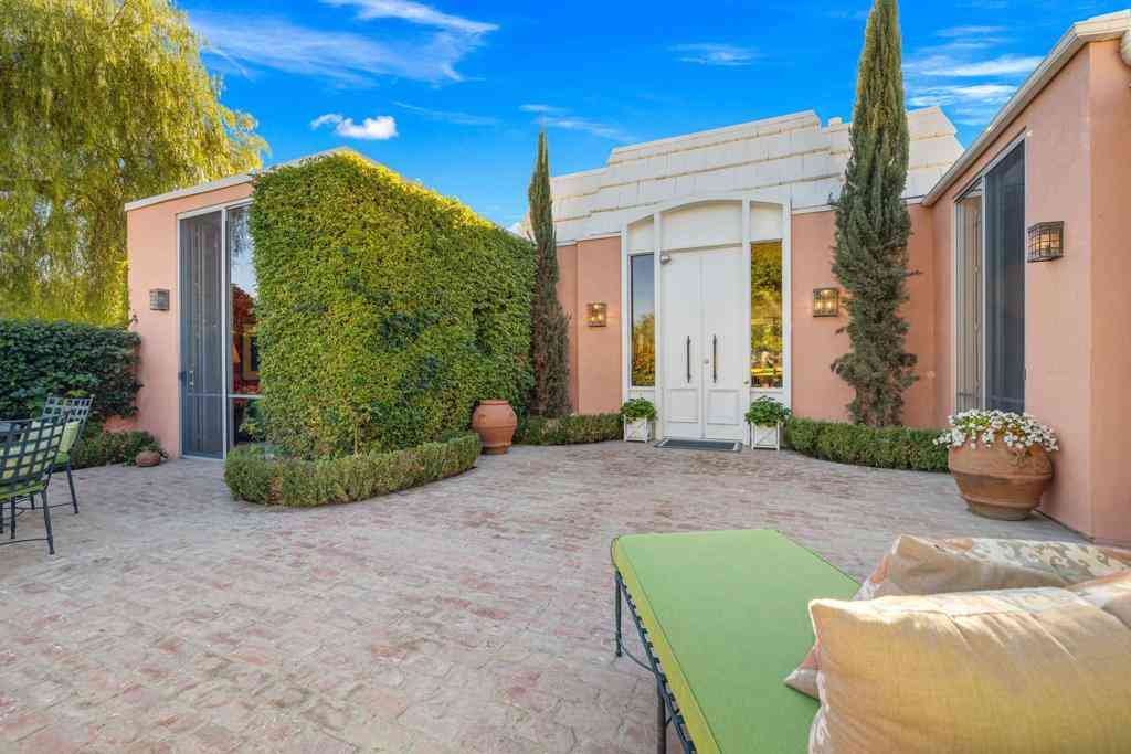 Homes For Sale - 73547 Minzah Way<br/> Palm Desert, CA 92260