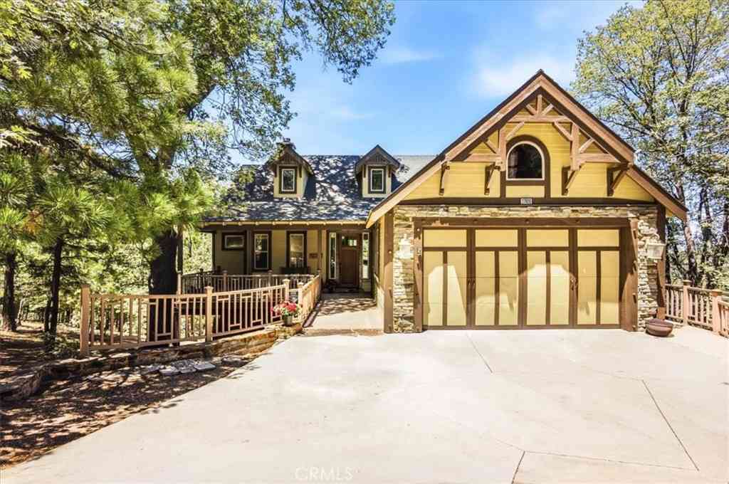 Homes For Sale - 27920 Matterhorn<br/> Lake Arrowhead, CA 92352