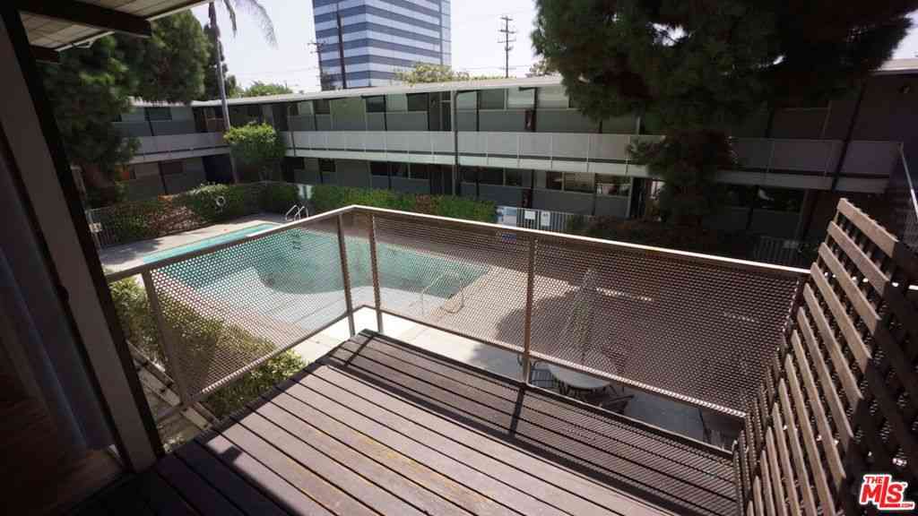 Homes For Rent - 11133 Rose Avenue #26<br/> Los Angeles, CA 90034