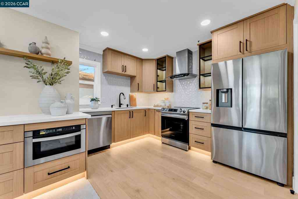Condo For Sale - 2825 Ptarmigan Drive #3<br/> Walnut Creek, CA 94595