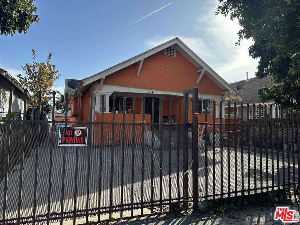 Homes For Sale - 534 W 56th Street #3<br/> Los Angeles, CA 90037