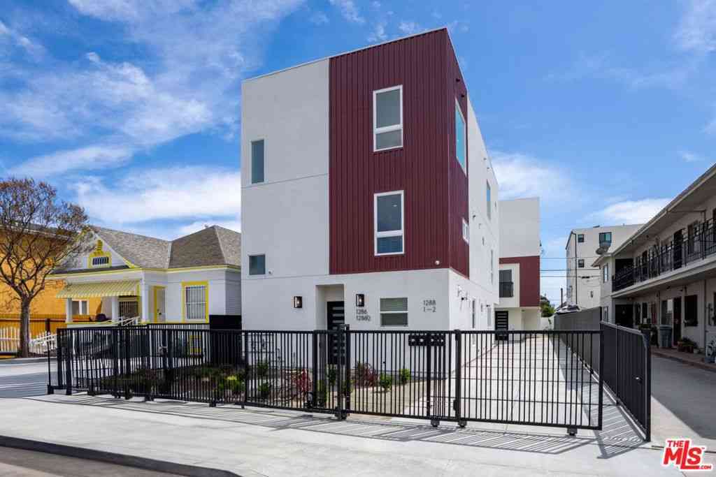 Homes For Sale - 1286 W 35th Place<br/> Los Angeles, CA 90007