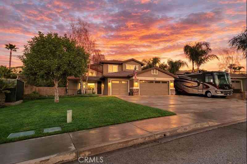 Homes For Sale - 36232 Village Road<br/> Yucaipa, CA 92399