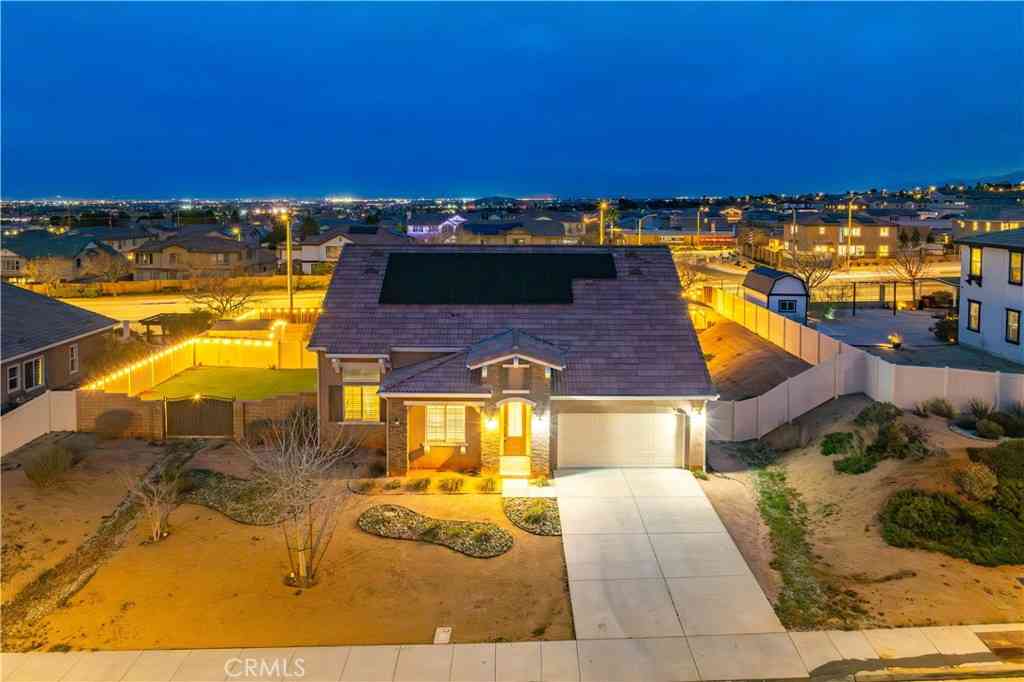 Homes For Sale - 41908 Sonoma<br/> Palmdale, CA 93551