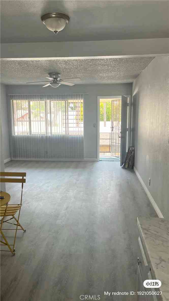 Condo For Rent - 1194 W 39th Street<br/> Los Angeles, CA 90037