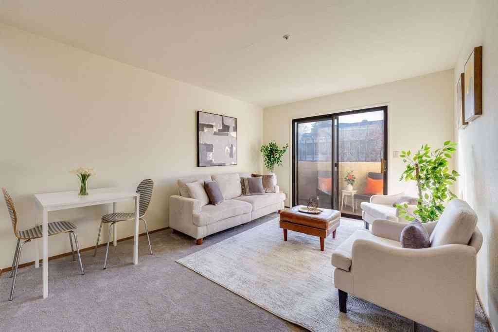 Condo For Sale - 3648 Grand Ave #5<br/> Oakland, CA 94610