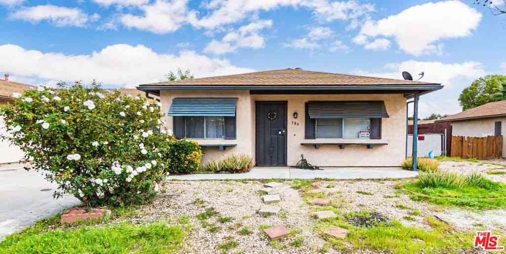Homes For Sale - 586 San Dimas Street<br/> Hemet, CA 92545