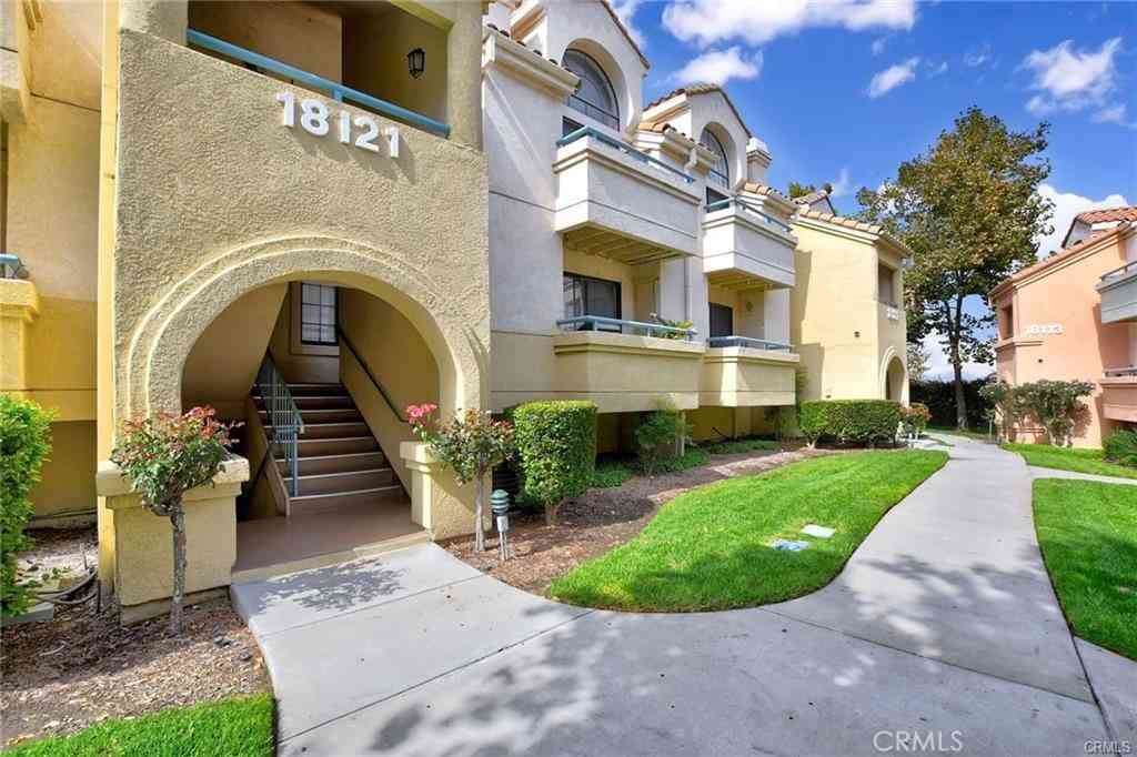 Condo For Sale - 18121 Erik Court #314<br/> Canyon Country, CA 91387