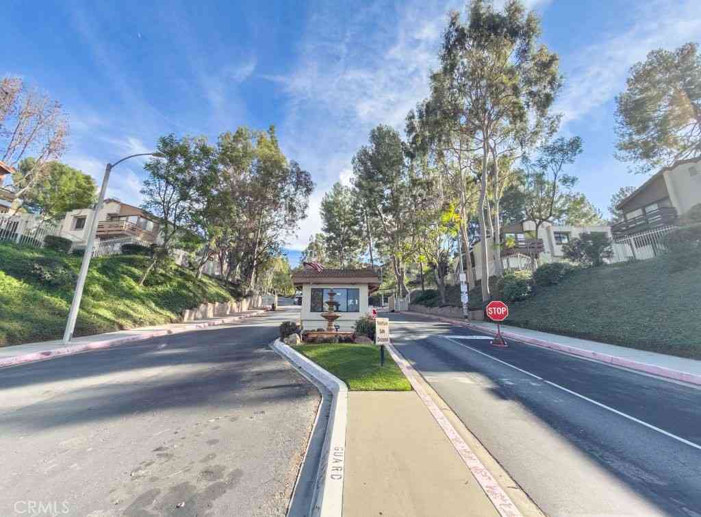 Condo For Sale - 22725 Lakeway #396<br/> Diamond Bar, CA 91765