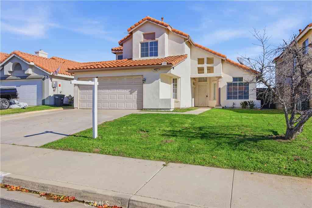 Homes For Sale - 186 S Massachusetts<br/> Lake Elsinore, CA 92530