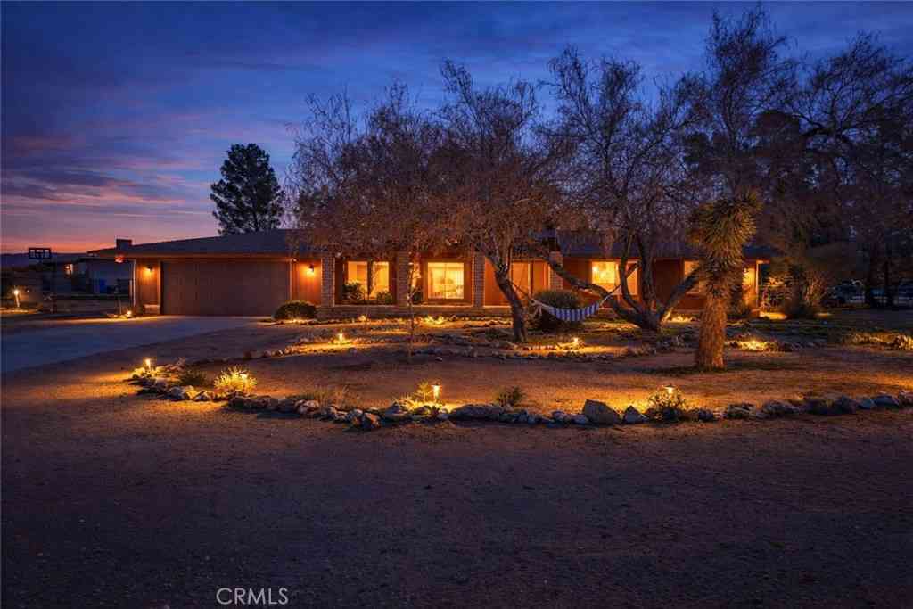 Homes For Sale - 19801 Talihina Road<br/> Apple Valley, CA 92307
