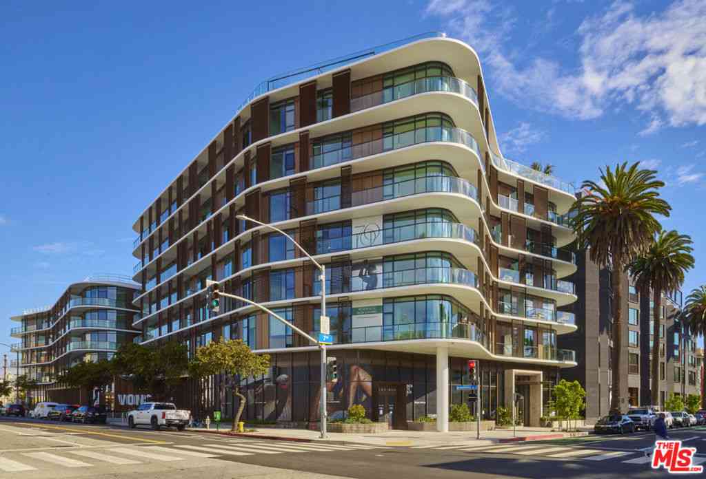 Condo For Rent - 700 Broadway #PH 801<br/> Santa Monica, CA 90401