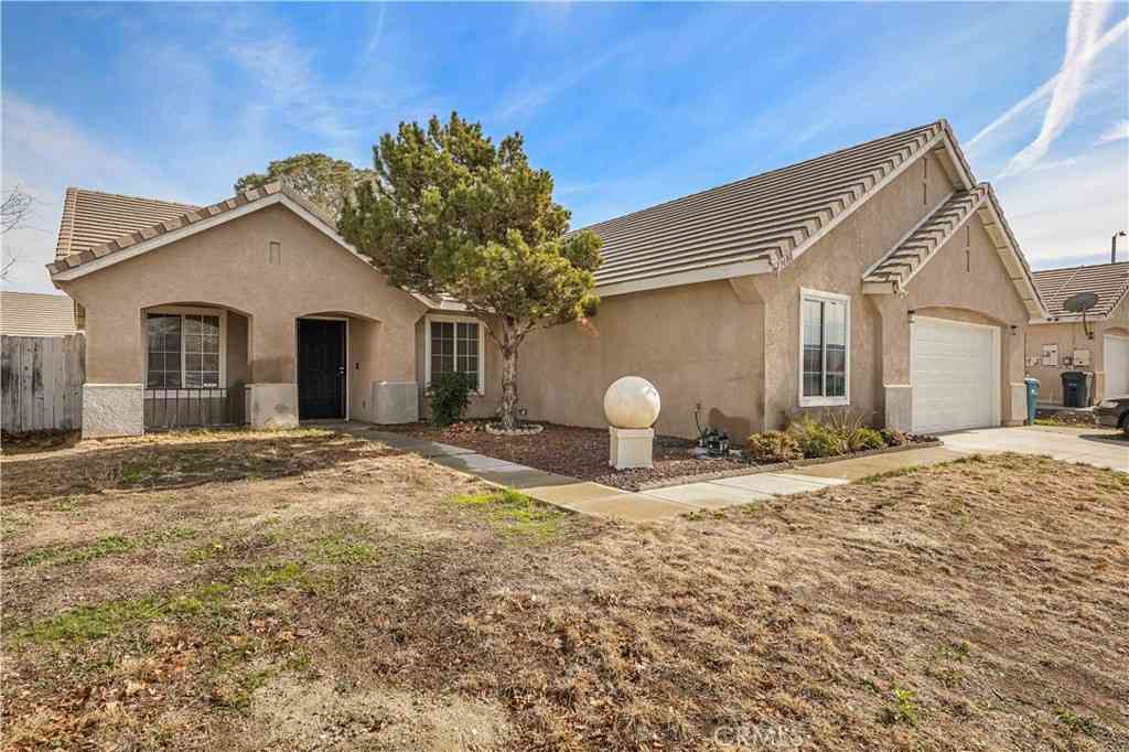 Homes For Sale - 37608 Ribbon<br/> Palmdale, CA 93552