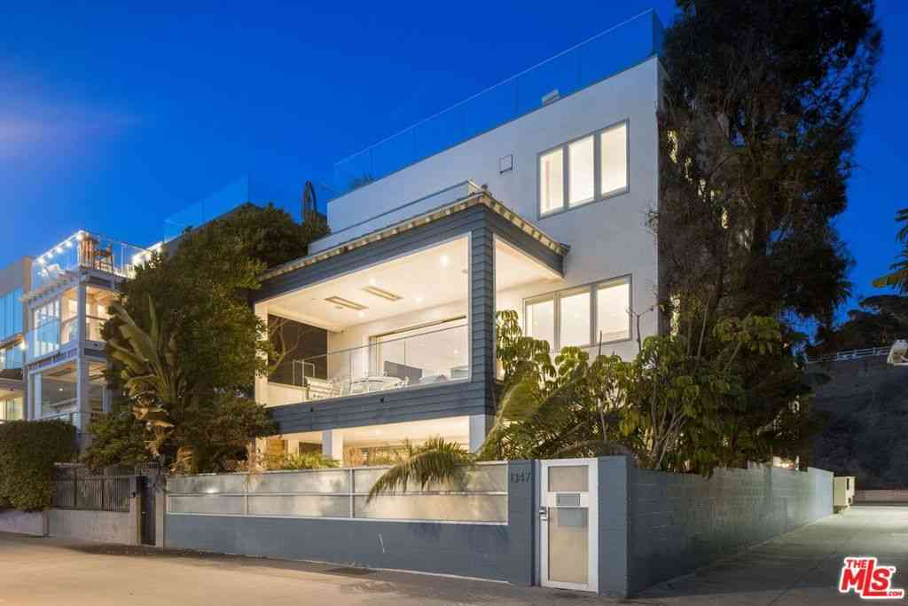 Homes For Rent - 1347 Palisades Beach Road<br/> Santa Monica, CA 90401