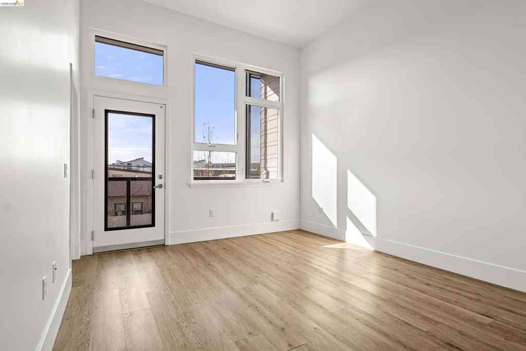 Condo For Sale - 1545 32nd Street #210<br/> Oakland, CA 94608
