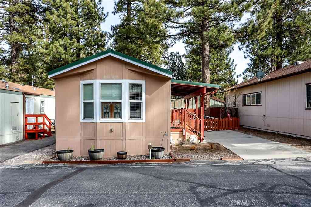 Mobile Home For Sale - 475 Thrush Drive #13<br/> Big Bear, CA 92315